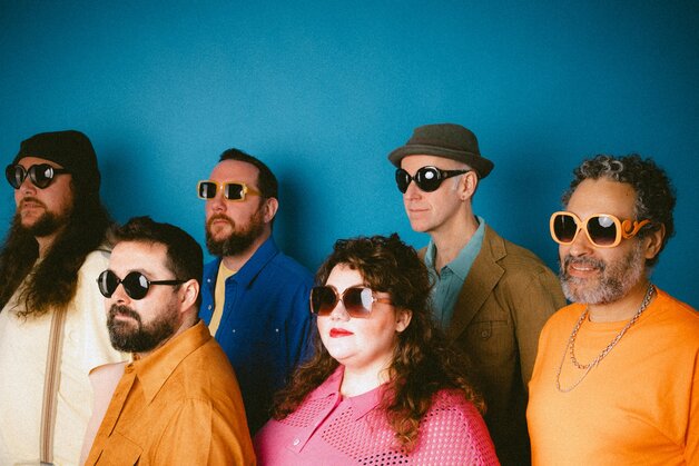 Event image Rioghnach Connolly & Honeyfeet (UK)