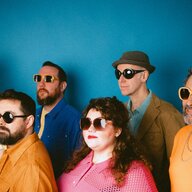 Event image Rioghnach Connolly & Honeyfeet (UK)