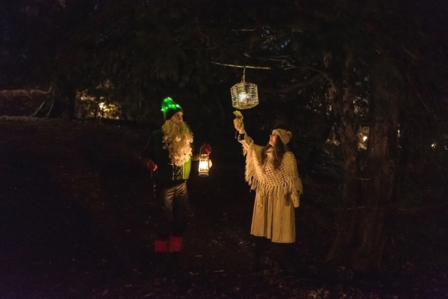 Event image Mandag 15.12 kl.17:00 Vandreteater i Bekkjarvik Park: "Lussi Langnatt"