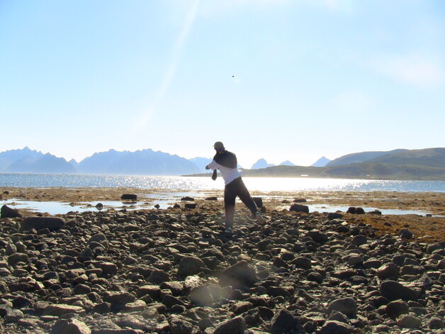 Event image Liten Hemmelighet - Releasegig // Supp.: Joggedress & Voidfiller // Revolver