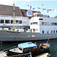 Event image M/S Midthordland 2. pinsedagsutflukt til Kystmuseet i Øygarden. Pinsens flotteste opplevelse - flere fjordabåter i samseiling.