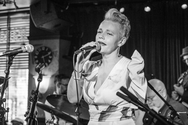 Event image Stina Stenerud med Sandvika storband og Eckhard Baur. En hyllest til Monica Zetterlund