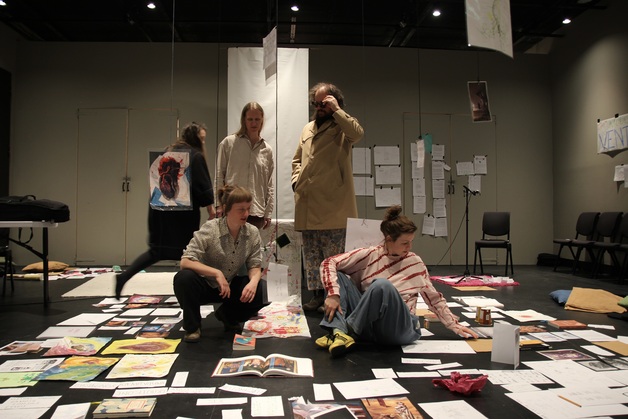 Event image Pi*s & Preik på Kloden: Moderskipet - om arbeid, omsorg og scenekunst