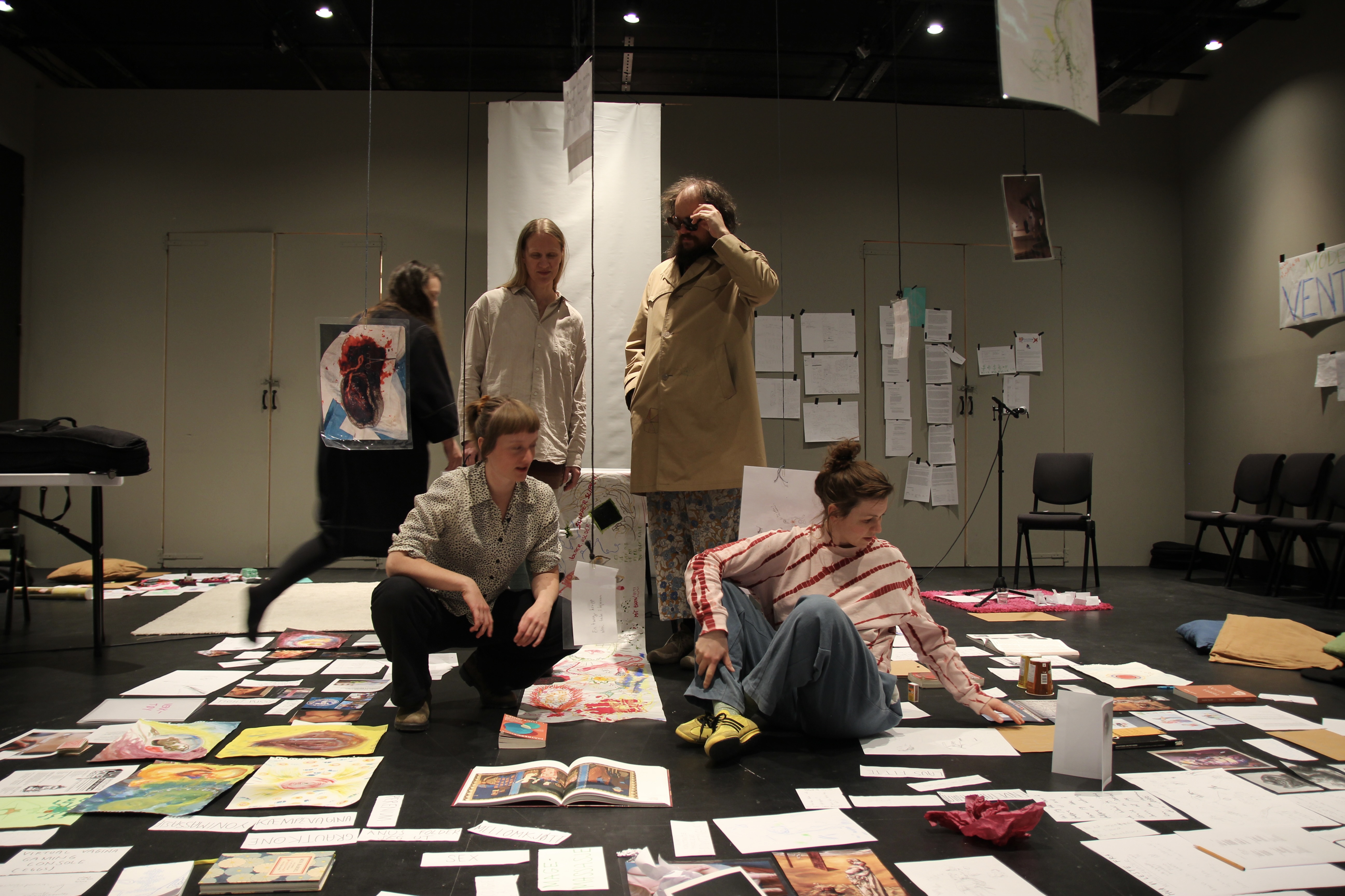 Pi*s & Preik på Kloden: Moderskipet – om arbeid, omsorg og scenekunst