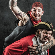 Event image Endelig lørdag! Klem og Knuff - sjørøverforestilling for barn og modige voksne ved Teater Avvik