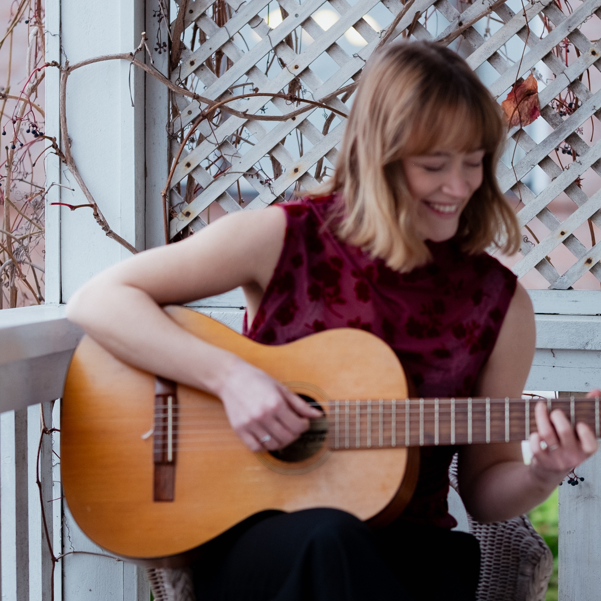 Maria Godø med band på Juret på Huset