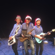 Event image Familiesøndag: Jula på bussen - en koselig, rocka julekonsert