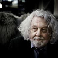 Event image Forfattarbesøk: Edvard Hoem - På vidvanke