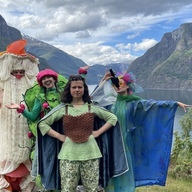Event image Søndag 10.august kl.12:00, vandreteater i Kanadaskogen "Skogsprinsessa"