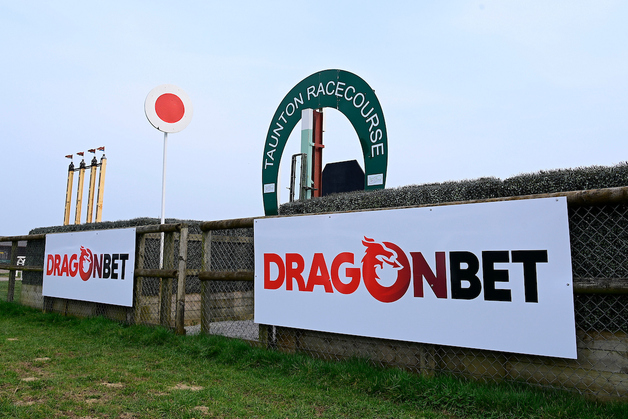 Event image Monday 9th March - The Dragonbet Festival Fever Raceday