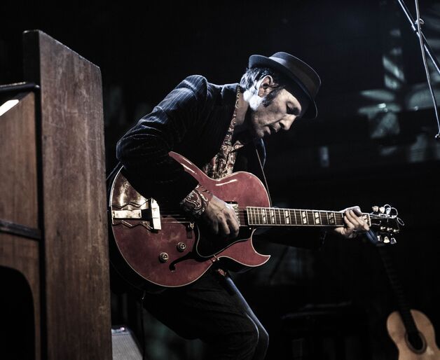 Event image Tom Roger Aadland // Konsert med bokbad